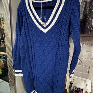 Blue V-Neck Cable Knit Sweater L